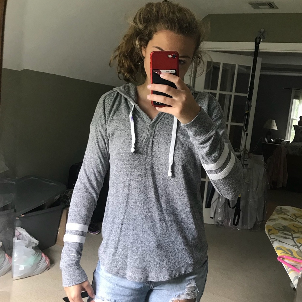 Gray thin sweatshirt top